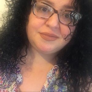 Meet your Posher, Raquel